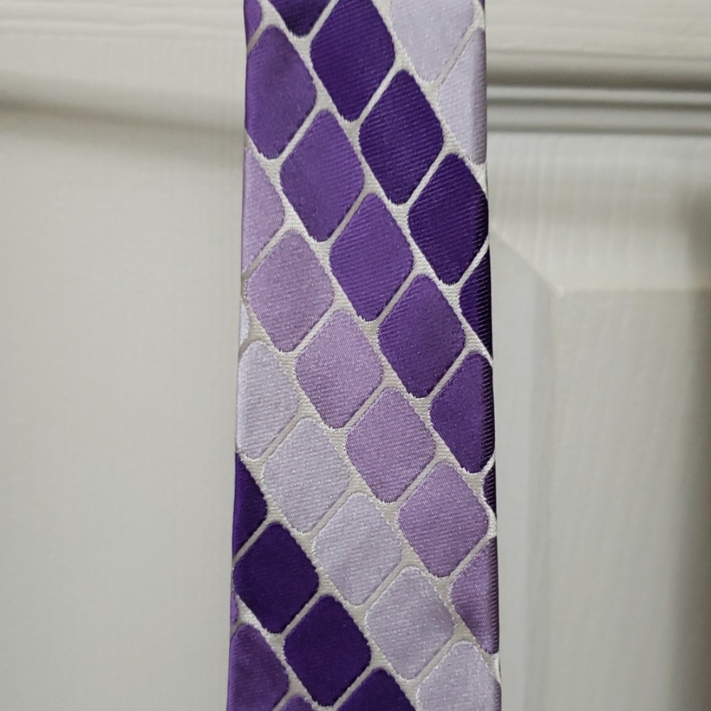 1 purple tie